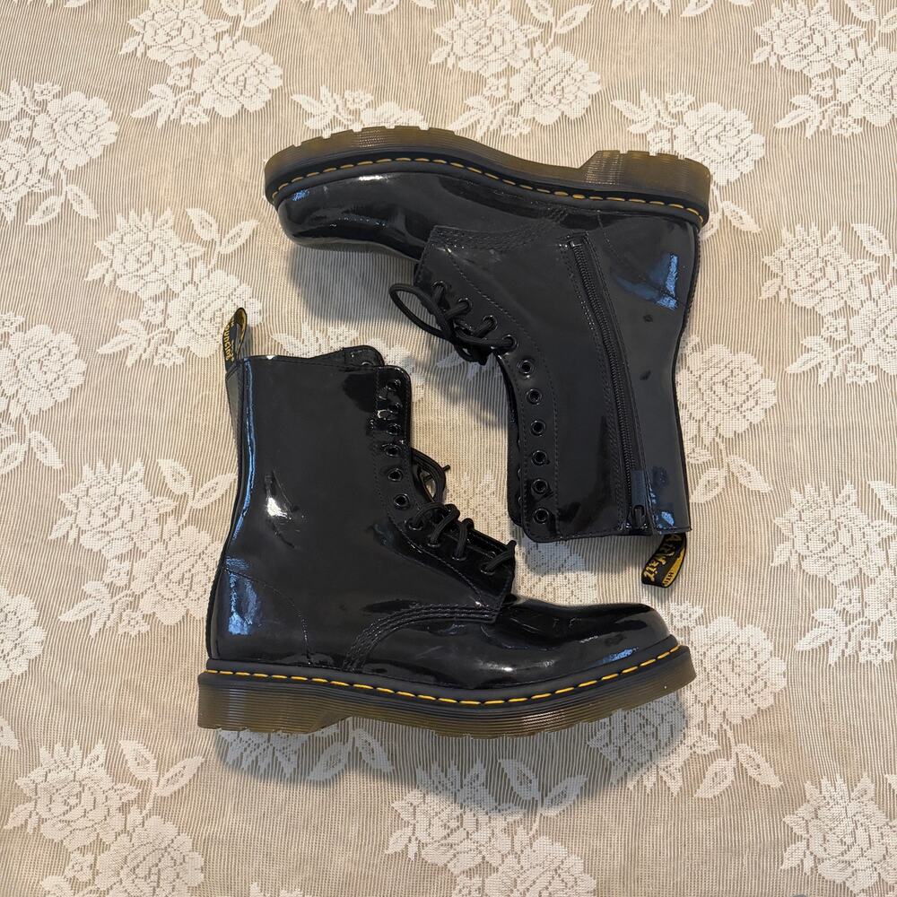Dr. Martens 1490 Black Patent Leather Boots Size 10